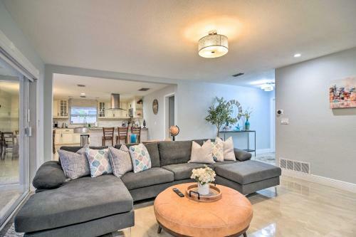 Updated Largo Home With Private Pool And Lanai!