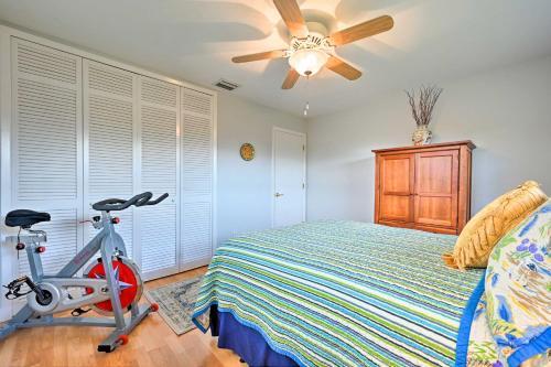 Sunny Largo Retreat 6 Mi To Sand Key Beach!