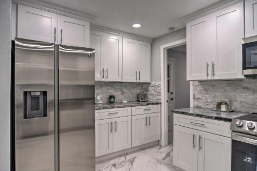 Bright Largo Home With Pool About 7 Mi To Beaches!