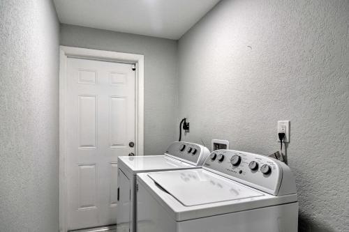 Bright Largo Home With Pool About 7 Mi To Beaches!