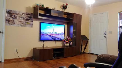 House 3br 1-bath, 8-min From Indian Rocks Beach, Nice Park Thru Back Gate