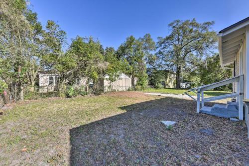 Charming And Central Jacksonville Home With Porch