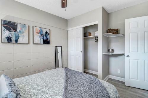 Cozy Apartment On Shaded Street!