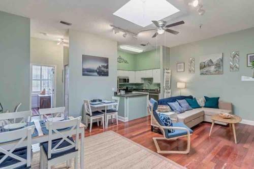 Stylish 2 Br Apartment - Perfect For Relaxing!
