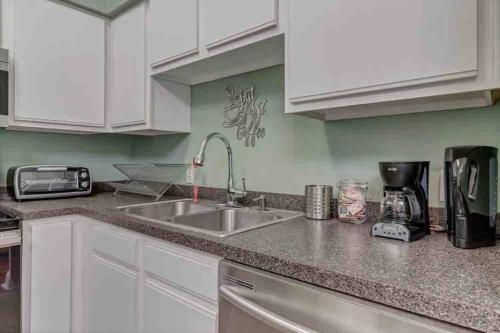 Stylish 2 Br Apartment - Perfect For Relaxing!