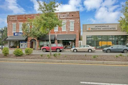 Stylish 2 Br Apartment - Perfect For Relaxing!