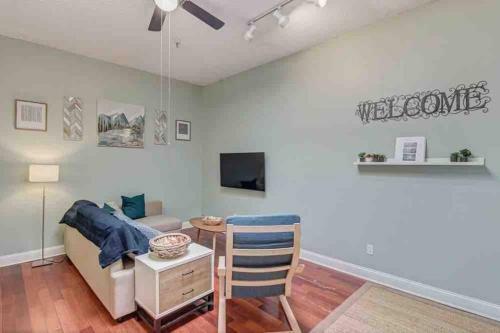 Stylish 2 Br Apartment - Perfect For Relaxing!