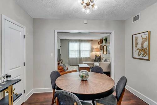 Modern 2 Br Condo - 2 Block From San Marco