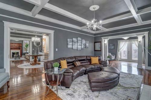 Luxurious Mansion In Historic Springfield!!!