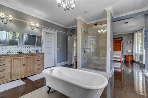 Luxurious Mansion In Historic Springfield!!!
