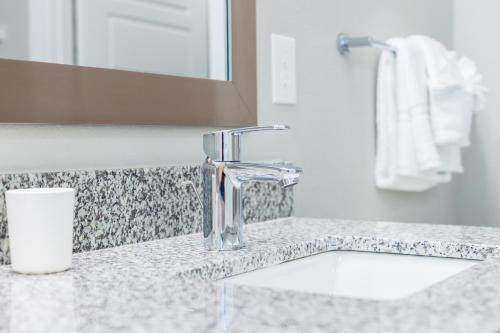 Stay Gia Modern 2 Bedroom Apartment At The Exchange