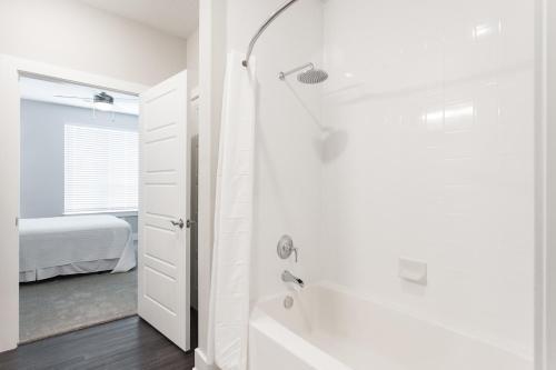 Stay Gia Modern 2 Bedroom Apartment At The Exchange