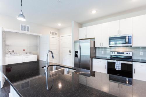 Stay Gia Modern 2 Bedroom Apartment At The Exchange