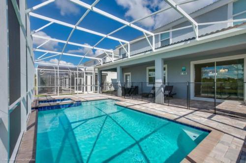 5 Bed Pool With Overflowing Spa In Champions Gate! Villa