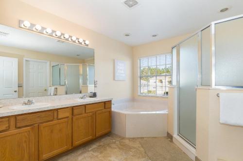 Villa 5 Bedroom Home At Highlands Reserve 157