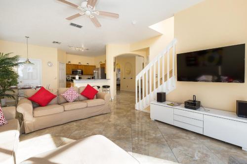 Villa 5 Bedroom Home At Highlands Reserve 157