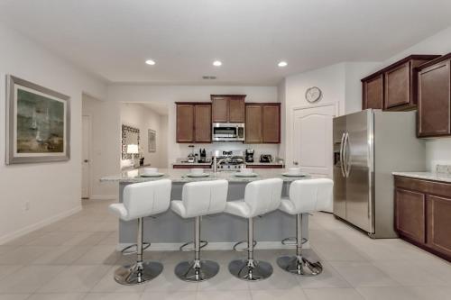 South Facing Pool Spa, Game Room Home Is Loaded! Villa