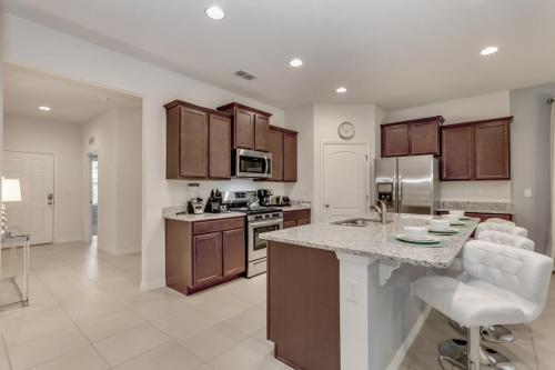 South Facing Pool Spa, Game Room Home Is Loaded! Villa