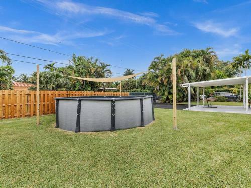 Supervilla - 4br/3ba - Pool - 5 Mins To Beach