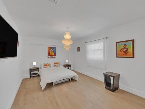 Supervilla - 4br 2ba - Heated Pool - 5 Mins To Beach