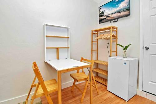 Tropical Studio In Hollywood Florida