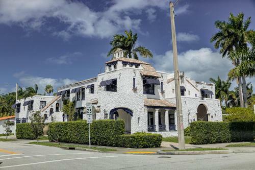 Charming Historical Paradise Home Close To Beach