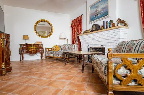 Charming Historical Paradise Home Close To Beach