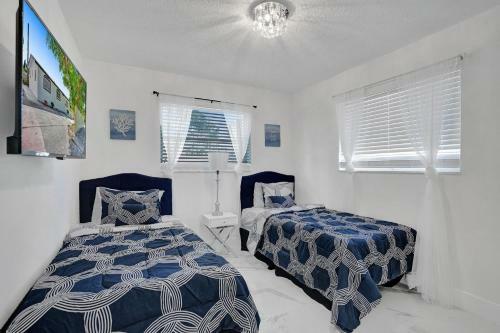 7 Min From Beach Cozy Hollywood Getaway