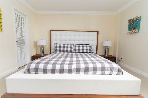 Apartamento Beach Penthouse W/king Bed