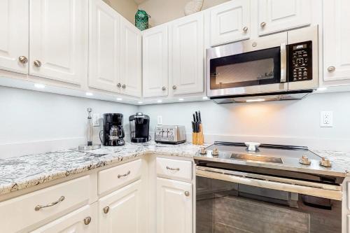 5 Bed 2 Bath Vacation Home In Destin