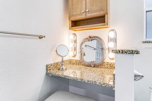 5 Bed 2 Bath Vacation Home In Destin