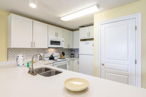 Emerald Dunes #204