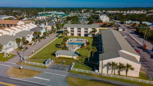 Tradewinds Condominium #26 By Destin Getaways