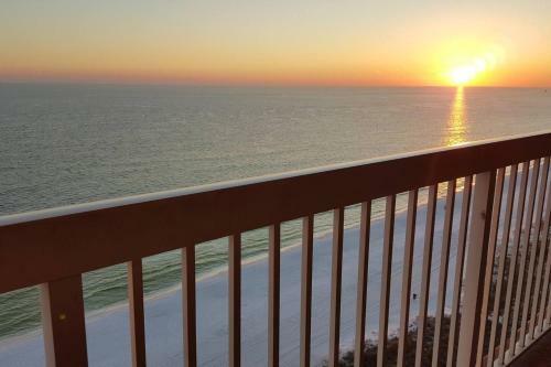 Apartamento Pelican Beach Resort Rentals