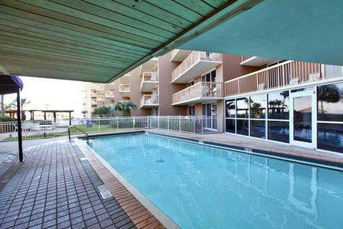 Apartamento Pelican Beach Resort Rentals