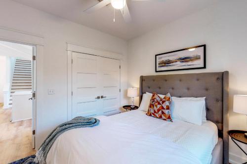 Cottages Of Crystal Beach: Clipper Cove
