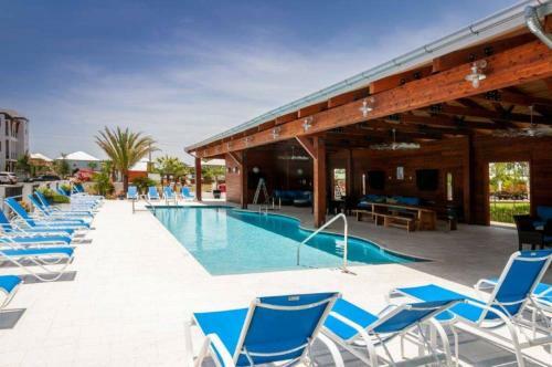 Sunshine Retreat By Destin Getaways