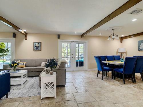 Villa Entire House* Luxurious Home,heated Pool*