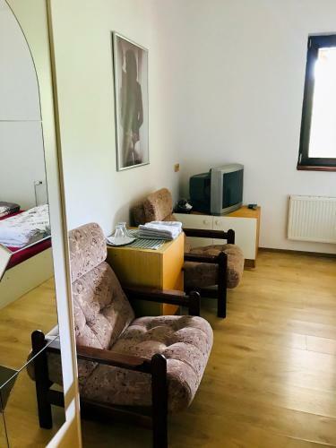 Hostal Restaurace Penzion Pod ?um�rn�kem