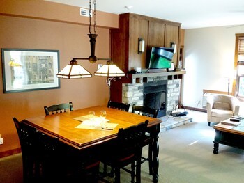 Apartamento Tremblant Les Eaux By Les Suites De La Gare