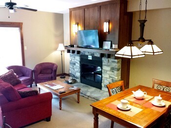Apartamento Tremblant Les Eaux By Les Suites De La Gare
