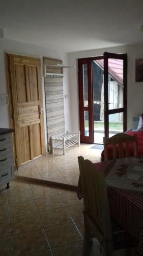 Apartm�ny Na Hl�n?