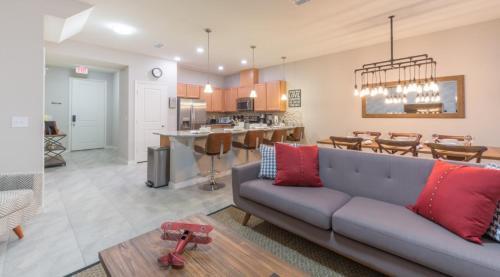 Compass Bay 5113 - Four Bedroom Home
