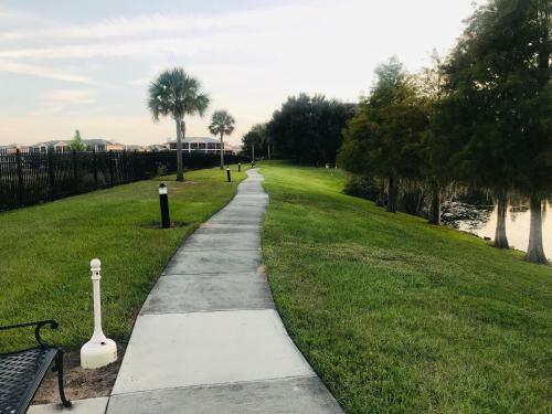 Beautiful 3 Bedroom Apartment Minutes From Disney!