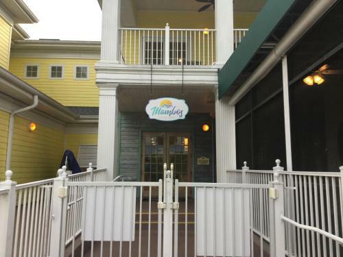 Beautiful 3 Bedroom Apartment Minutes From Disney!