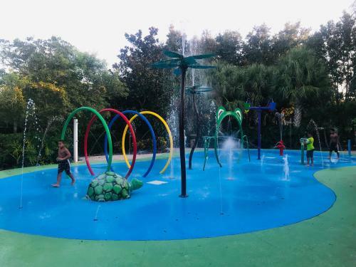 Beautiful 3 Bedroom Apartment Minutes From Disney!