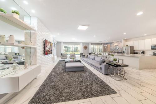 Villa Stunning Luxury Home Near Disney