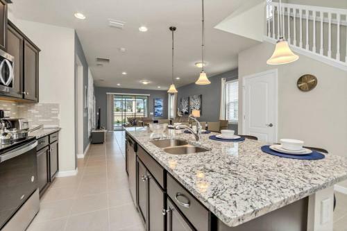 Windsor At Westside Mallory Disney Home