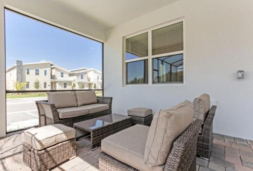 Superior 9 Bed Games Room, Pool Spa Themed Rooms! Home