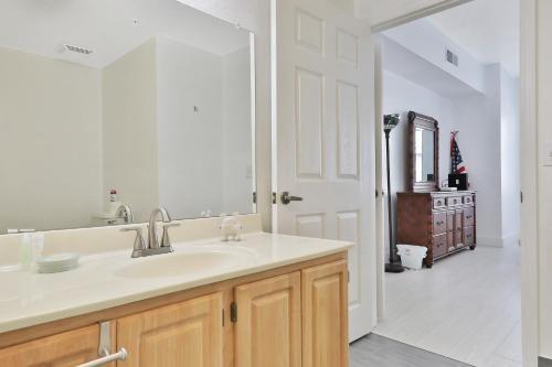 Magical Retreat At Venetian Bay